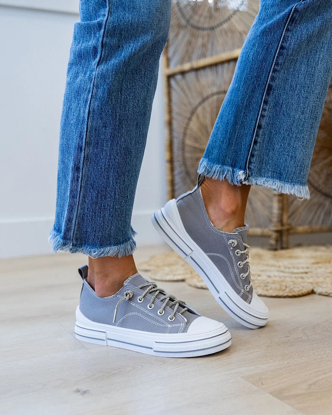 Very G Aman Sneakers - Gray
