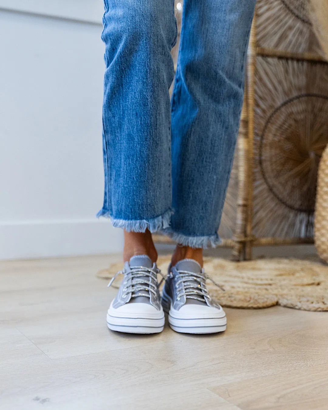 Very G Aman Sneakers - Gray